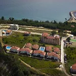 Vemara Club And - Free Parking And Free Access Szálloda 3*