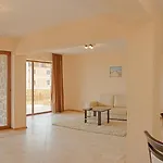 Vemara Club And - Free Parking And Free Access Szálloda Obzor