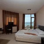 Szálloda Vemara Club And - Free Parking And Free Access 3*