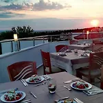 Vemara Club And - Free Parking And Free Access Szálloda 3*