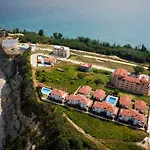 Vemara Club And - Free Parking And Free Access Szálloda