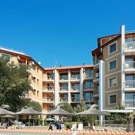 Vemara Club And - Free Parking And Free Access Szálloda