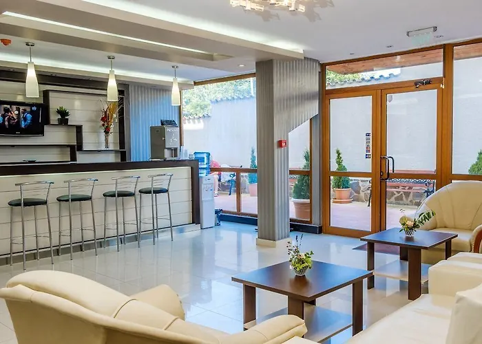 Vemara Club And - Free Parking And Free Access 3*