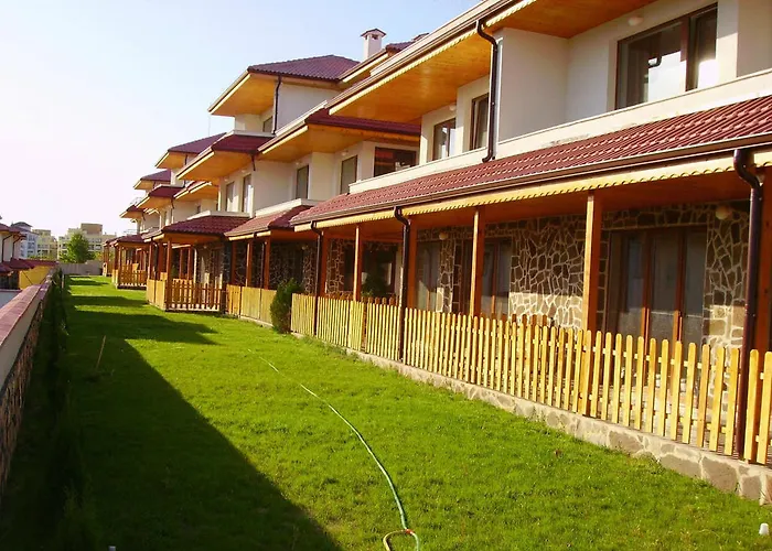 Hotel Vemara Club And - Free Parking And Free Access