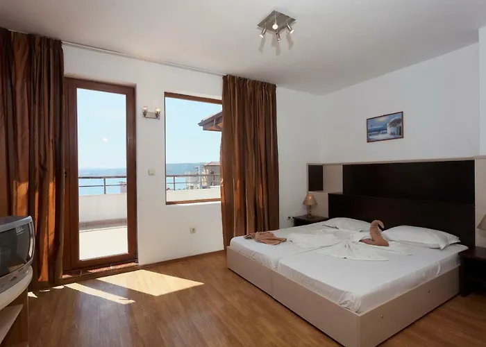 Vemara Club And - Free Parking And Free Access 3*