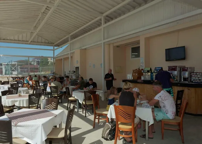 Vemara Club And - Free Parking And Free Access Hotel 3*