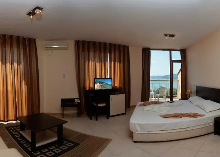 Hotel Vemara Club And - Free Parking And Free Access Obzor