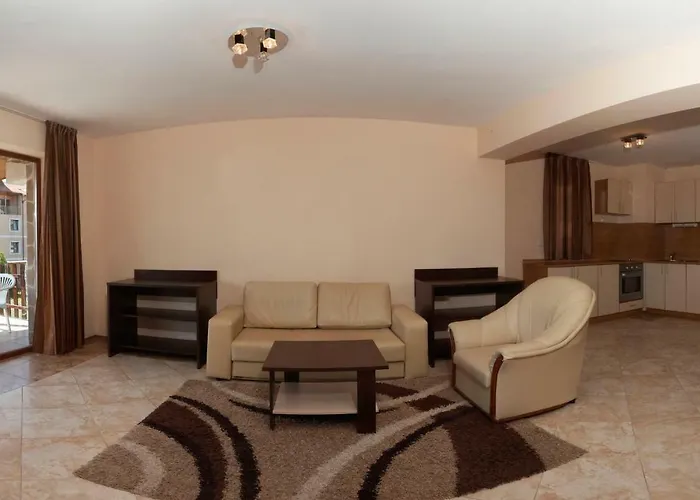 Vemara Club And - Free Parking And Free Access