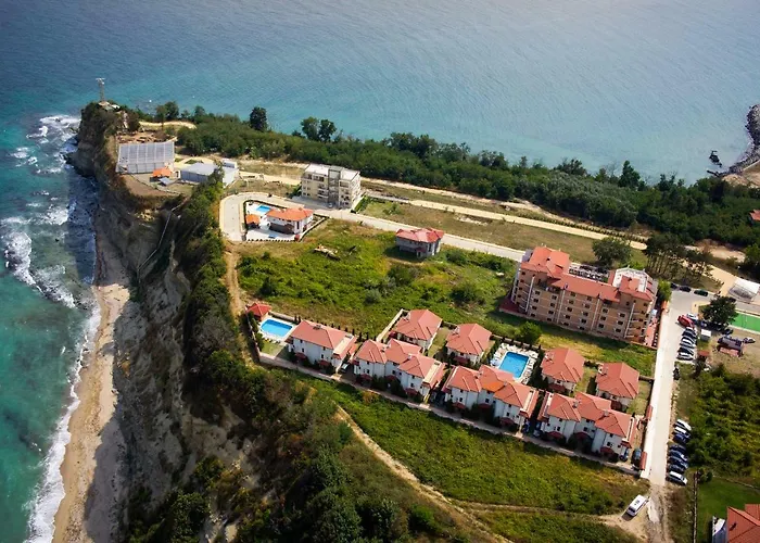 Vemara Club And - Free Parking And Free Access Hotel