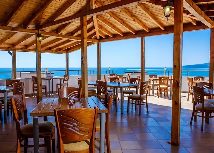 Vemara Club And - Free Parking And Free Access 3*